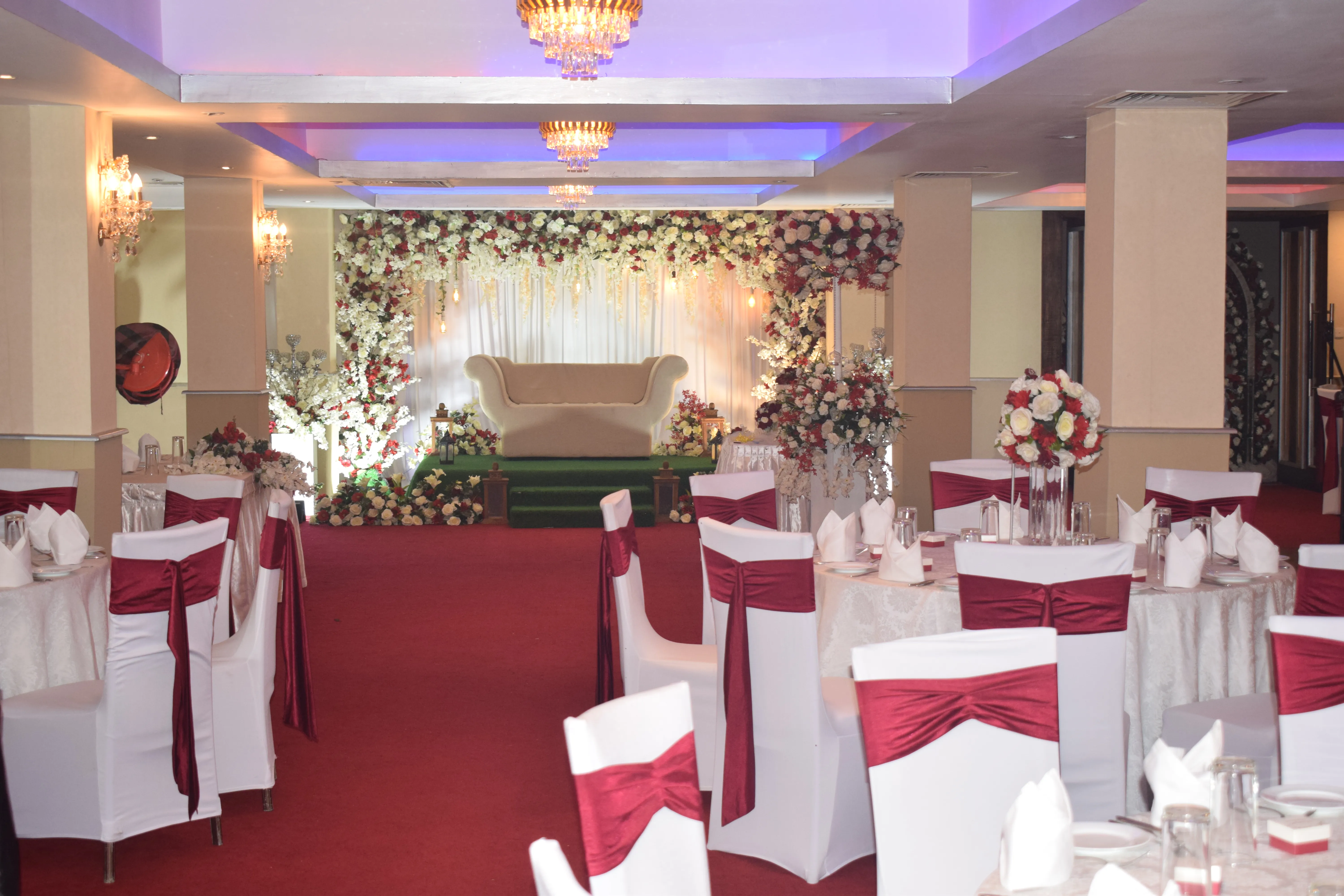Jasmine Hall Elegant Wedding Cake